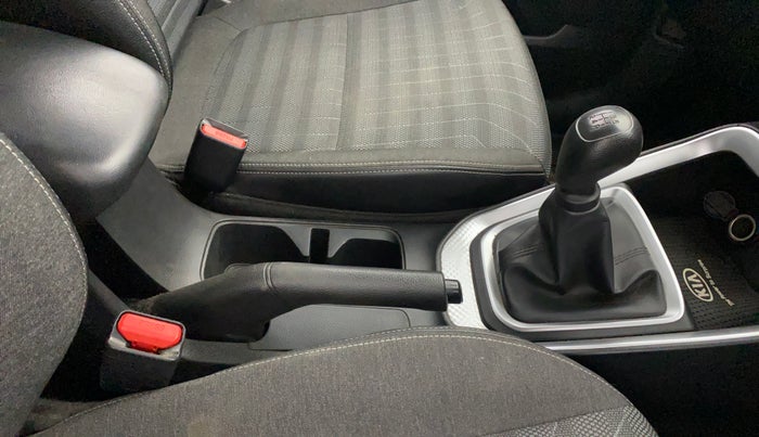 2021 KIA SONET HTK 1.2, Petrol, Manual, 45,927 km, Gear Lever