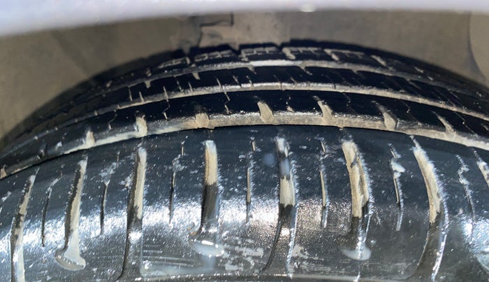 2019 Hyundai Grand i10 MAGNA 1.2 KAPPA VTVT, Petrol, Manual, 8,320 km, Right Front Tyre Tread