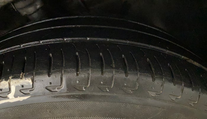 2018 Hyundai Elite i20 ASTA 1.2 (O), Petrol, Manual, 65,159 km, Right Front Tyre Tread