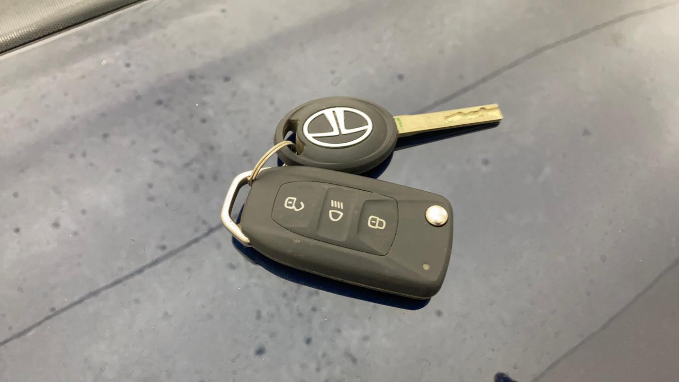 2019 Tata TIGOR XZ PLUS PETROL, Petrol, Manual, 54,267 km, Key Close Up