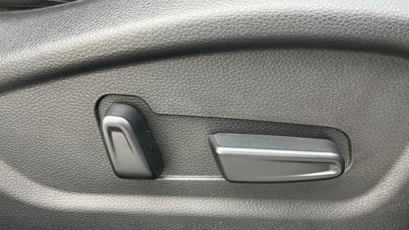 2022 KIA SELTOS GTX PLUS DCT 1.4 PETROL, Petrol, Automatic, 17,279 km, Driver Side Adjustment Panel