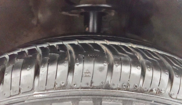 2019 Maruti Dzire ZXI AMT, Petrol, Automatic, 65,597 km, Right Front Tyre Tread