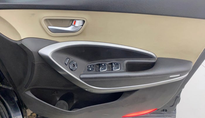 2014 Hyundai Santa Fe 4 WD AT, Diesel, Automatic, 88,620 km, Driver Side Door Panels Control