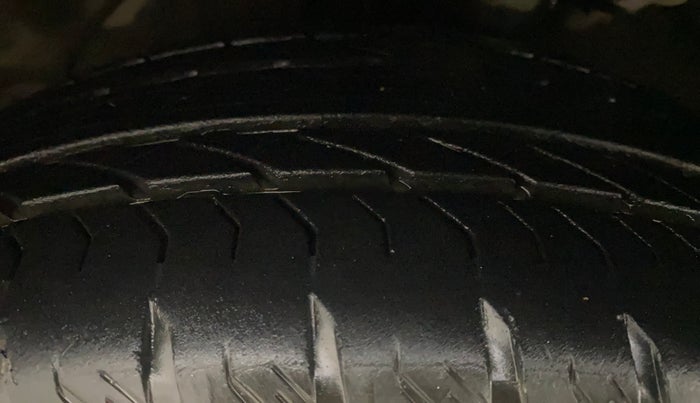 2014 Hyundai Santa Fe 4 WD AT, Diesel, Automatic, 88,620 km, Left Front Tyre Tread