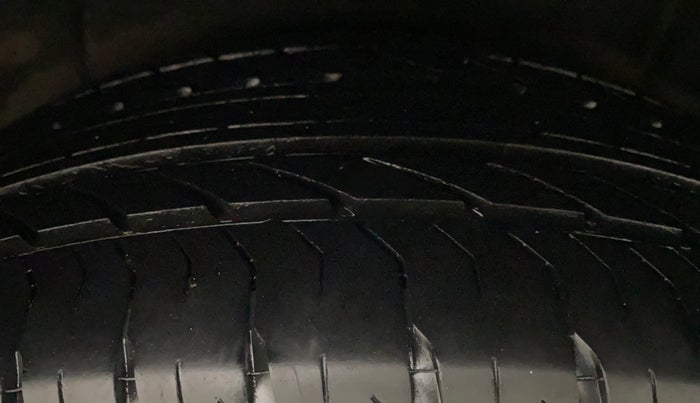 2014 Hyundai Santa Fe 4 WD AT, Diesel, Automatic, 88,620 km, Left Rear Tyre Tread