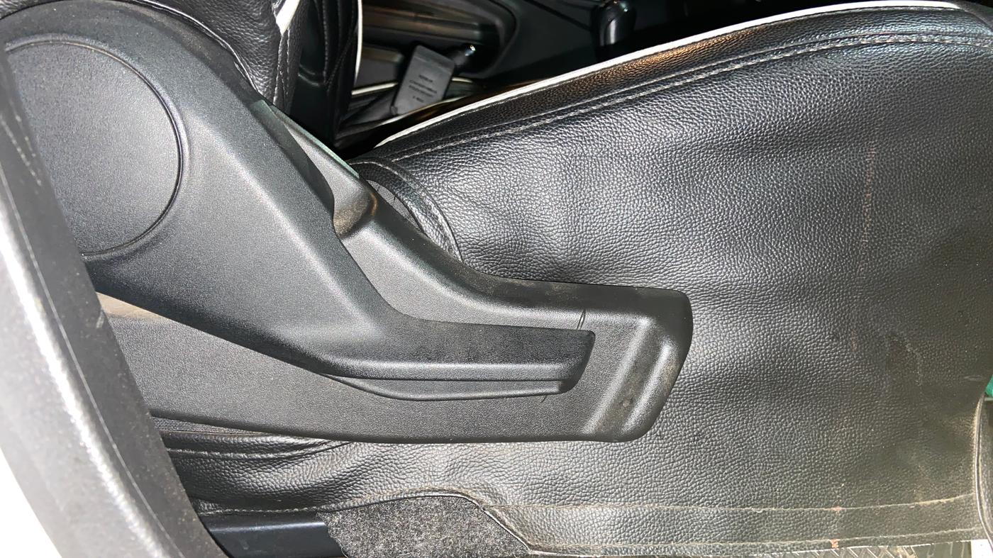 2022 Maruti Celerio ZXI, Petrol, Manual, 61,962 km, Driver Side Adjustment Panel