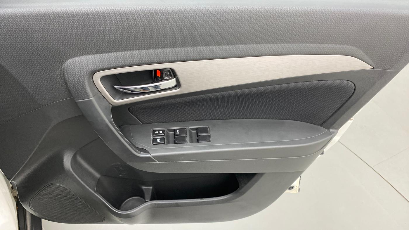 2017 Maruti Vitara Brezza ZDI PLUS, Diesel, Manual, 62,076 km, Driver Side Door Panels Control