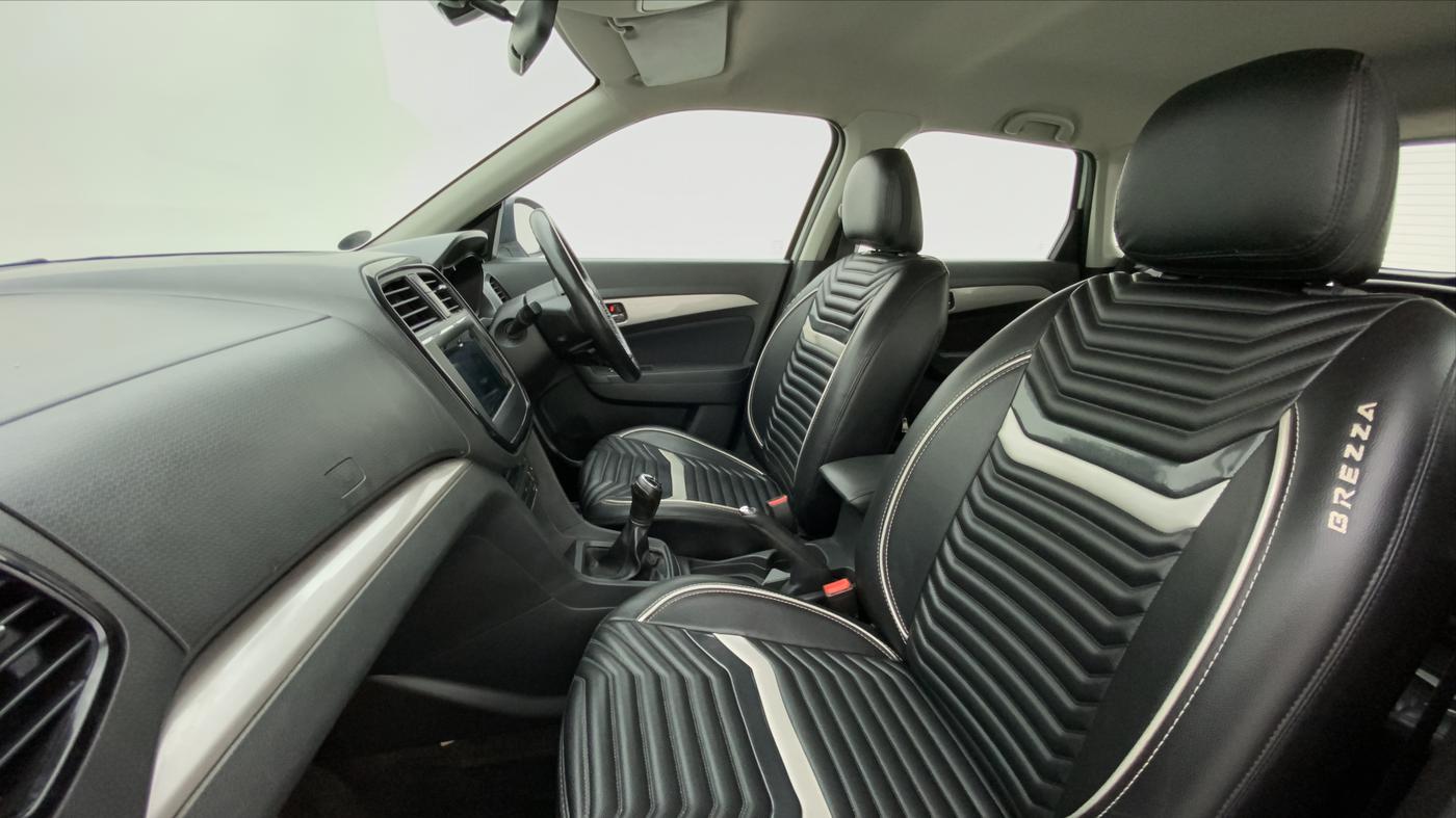 2017 Maruti Vitara Brezza ZDI PLUS, Diesel, Manual, 62,076 km, Right Side Front Door Cabin