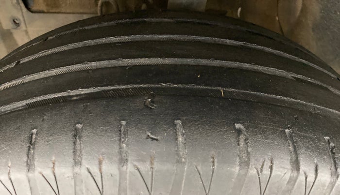 2017 Maruti Vitara Brezza ZDI PLUS, Diesel, Manual, 62,076 km, Left Front Tyre Tread