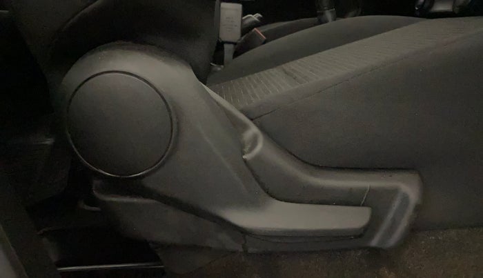 2018 Maruti IGNIS SIGMA 1.2, Petrol, Manual, 37,444 km, Driver Side Adjustment Panel