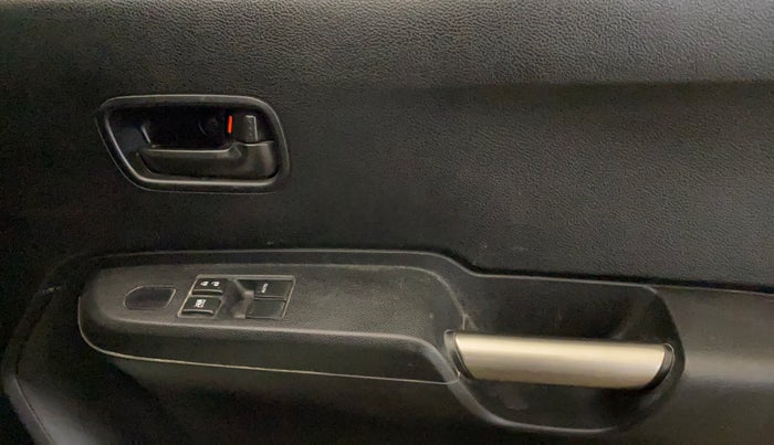2018 Maruti IGNIS SIGMA 1.2, Petrol, Manual, 37,444 km, Driver Side Door Panels Control