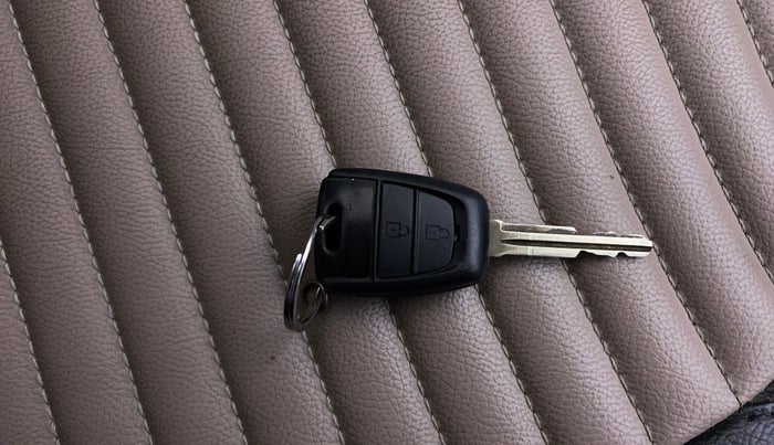 2017 Hyundai Grand i10 SPORTZ (O) 1.2 KAPPA VTVT, Petrol, Manual, 78,430 km, Key Close Up