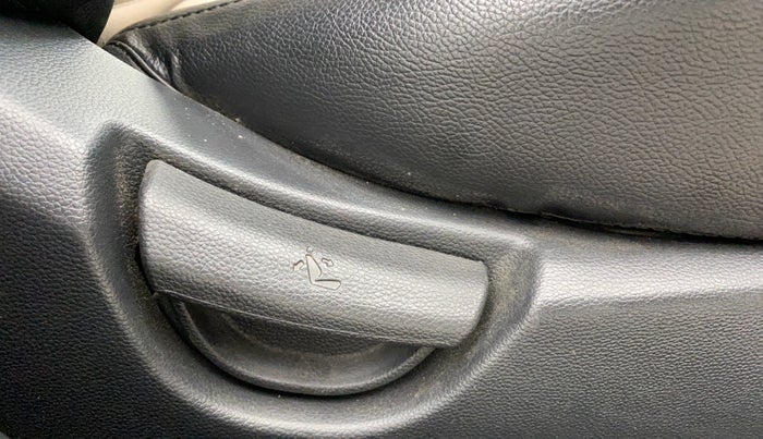 2017 Hyundai Grand i10 SPORTZ (O) 1.2 KAPPA VTVT, Petrol, Manual, 78,430 km, Driver Side Adjustment Panel