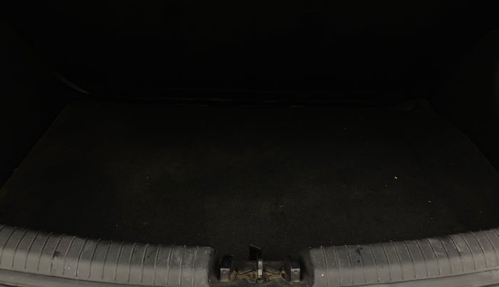 2017 Hyundai Grand i10 SPORTZ (O) 1.2 KAPPA VTVT, Petrol, Manual, 78,430 km, Boot Inside