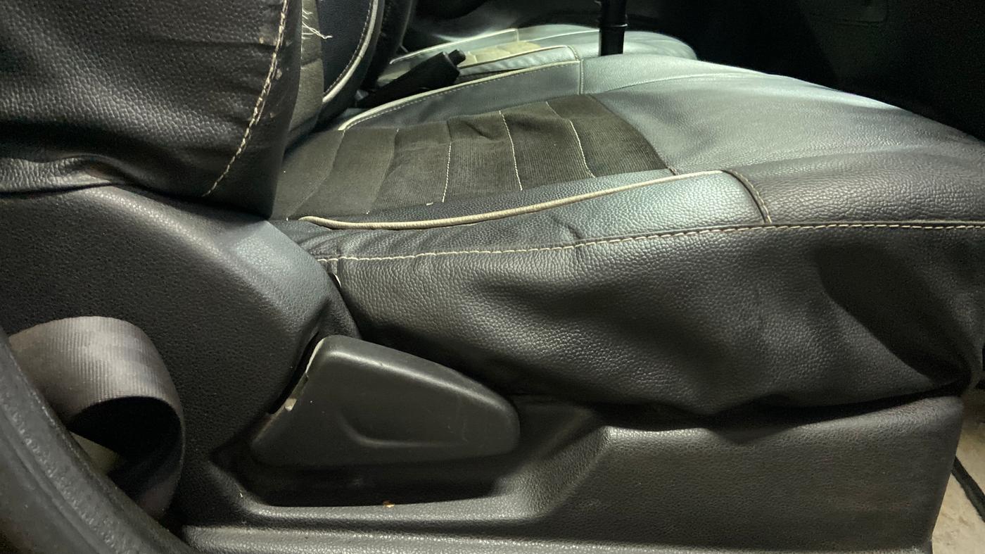 2018 Renault Kwid RXL, Petrol, Manual, 75,206 km, Driver Side Adjustment Panel