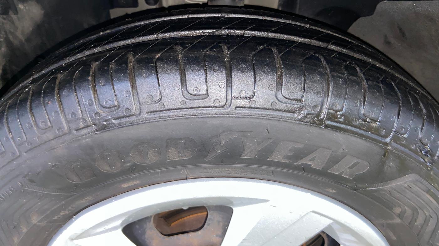 2018 Renault Kwid RXL, Petrol, Manual, 75,206 km, Left Front Tyre Tread