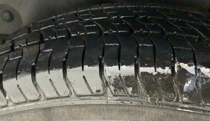 2012 Maruti Swift Dzire VXI, Petrol, Manual, 73,936 km, Left Rear Tyre Tread