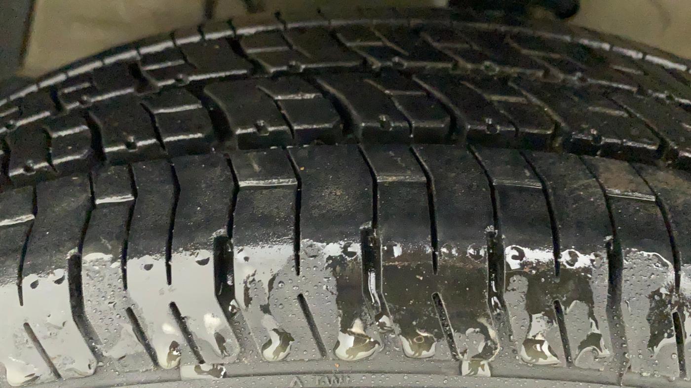 2012 Maruti Swift Dzire VXI, Petrol, Manual, 73,936 km, Left Front Tyre Tread