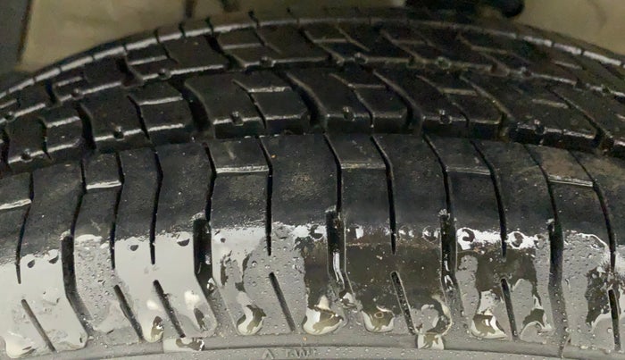 2012 Maruti Swift Dzire VXI, Petrol, Manual, 73,936 km, Left Front Tyre Tread
