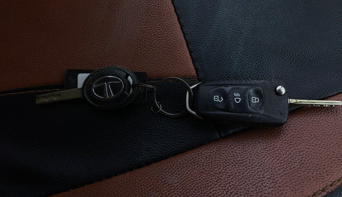 2020 Tata Tiago XZ PLUS PETROL, Petrol, Manual, 95,116 km, Key Close Up