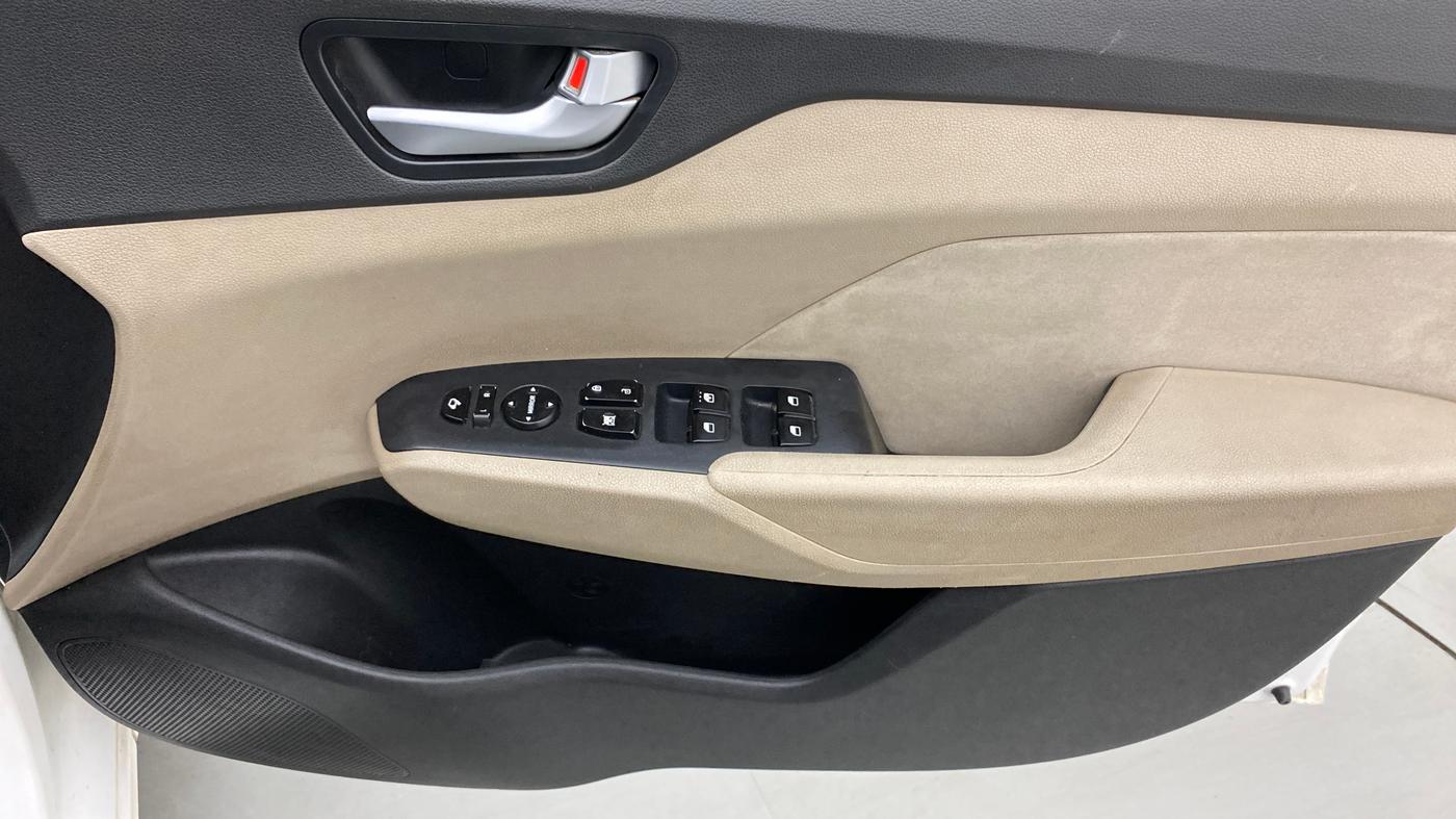 2018 Hyundai Verna 1.6 CRDI SX + AT, Diesel, Automatic, 75,269 km, Driver Side Door Panels Control