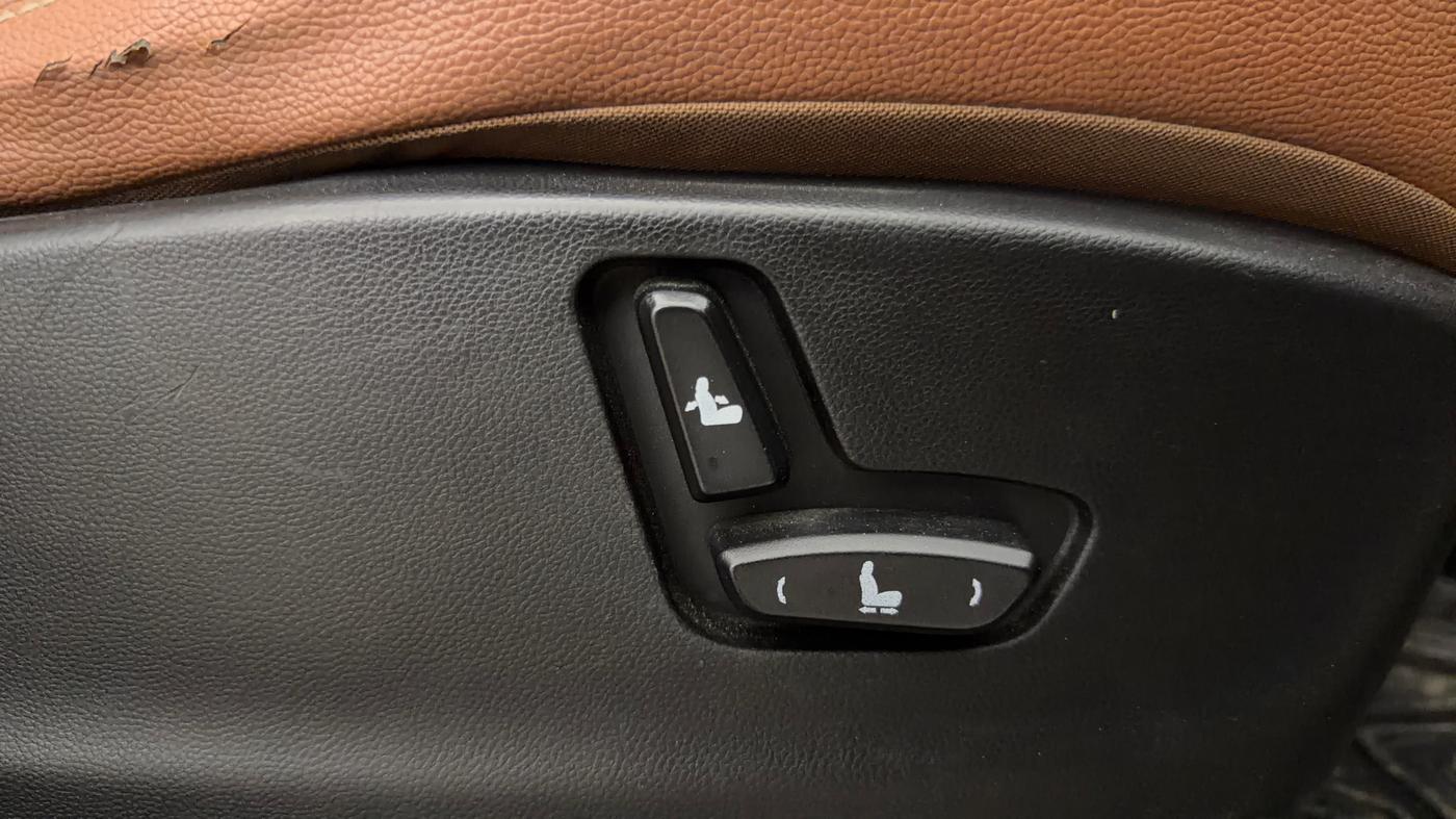 2020 MG HECTOR PLUS SHARP 1.5 PETROL TURBO DCT 6-STR, Petrol, Automatic, 61,023 km, Driver Side Adjustment Panel