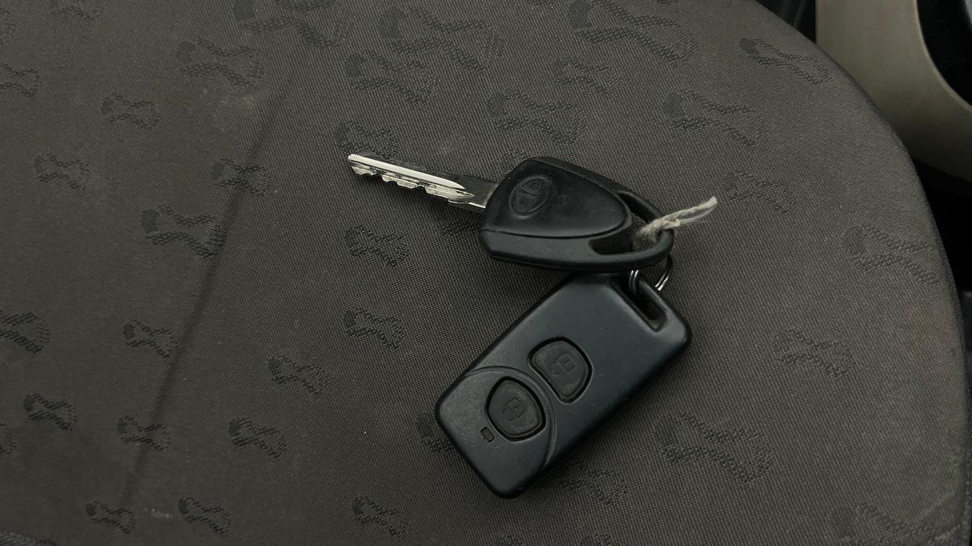 2015 Tata Nano TWIST XTA, Petrol, Automatic, 32,704 km, Key Close Up