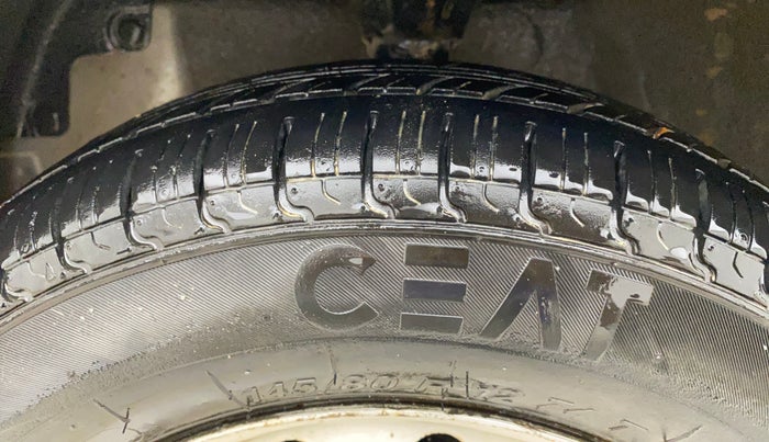 2013 Hyundai Eon ERA +, Petrol, Manual, 82,289 km, Left Front Tyre Tread