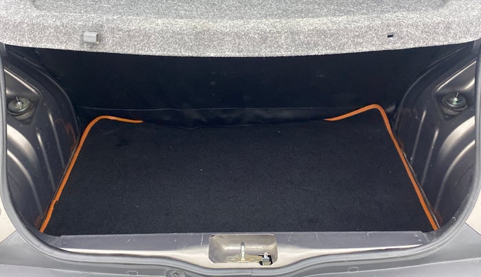 2018 Renault Kwid CLIMBER 1.0, Petrol, Manual, 14,878 km, Boot Inside