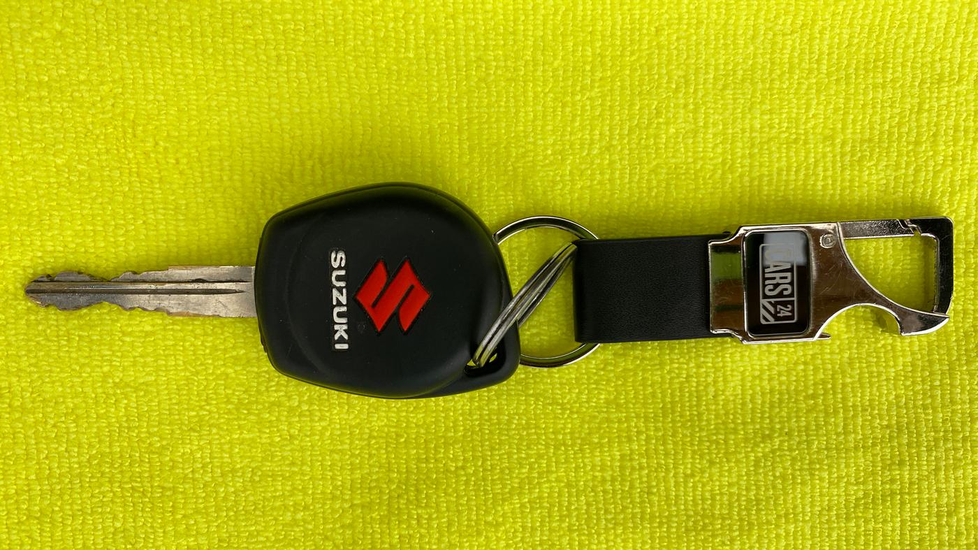 2015 Maruti Swift VXI D, Petrol, Manual, 36,768 km, Key Close Up