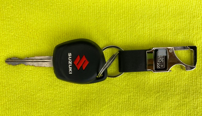 2015 Maruti Swift VXI D, Petrol, Manual, 36,768 km, Key Close Up