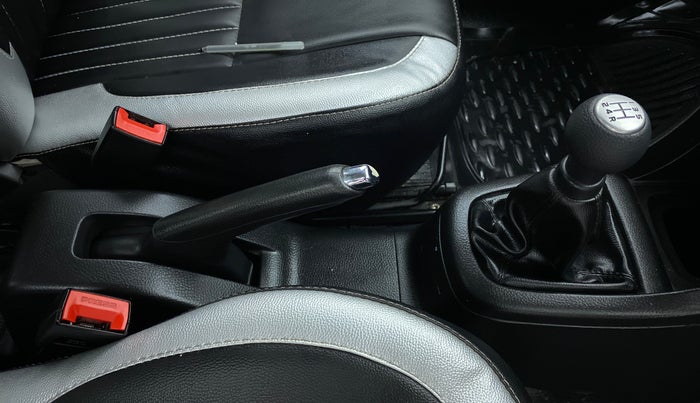 2015 Maruti Swift VXI D, Petrol, Manual, 36,768 km, Gear Lever