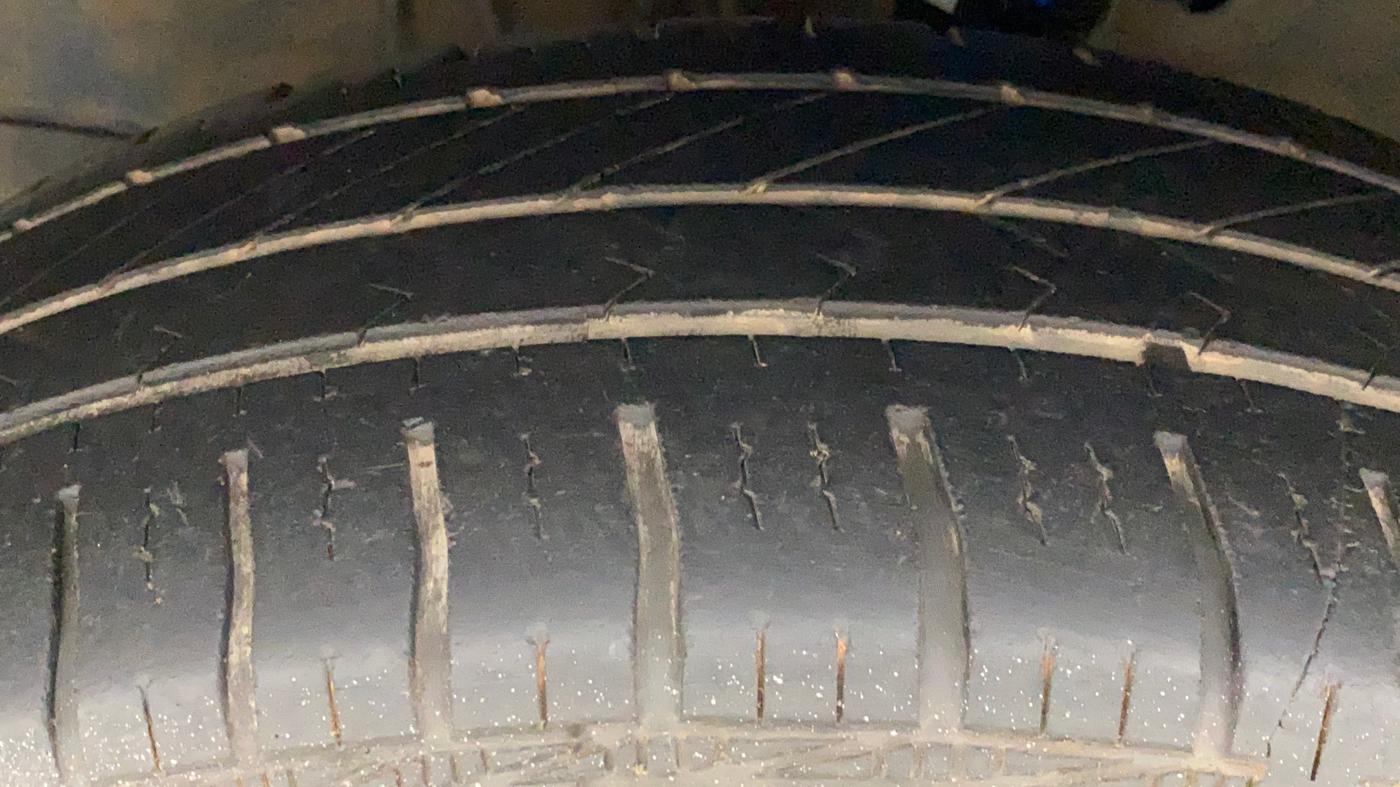 2013 Maruti Swift ZXI, Petrol, Manual, 55,816 km, Left Front Tyre Tread