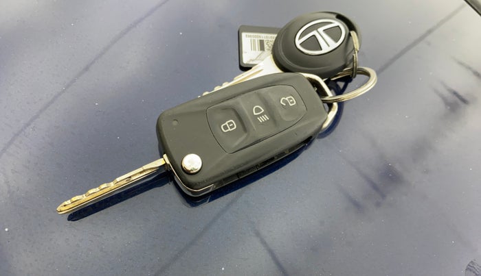 2019 Tata TIGOR XZA PETROL, Petrol, Automatic, 1,06,844 km, Key Close Up