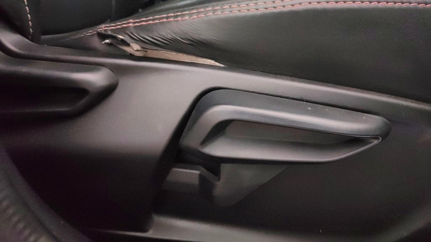 2020 Tata Tiago XZA PLUS PETROL, Petrol, Automatic, 33,895 km, Driver Side Adjustment Panel