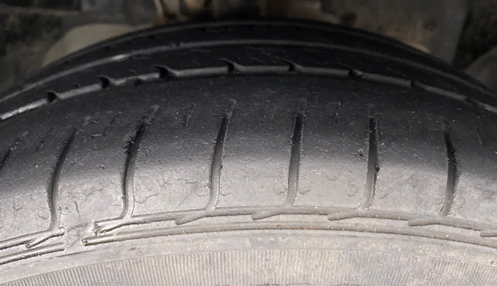 2018 Ford FREESTYLE TITANIUM Plus 1.5 TDCI MT, Diesel, Manual, 37,125 km, Right Front Tyre Tread