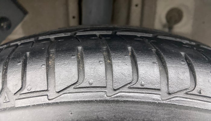 2018 Hyundai Elite i20 MAGNA EXECUTIVE CVT, Petrol, Automatic, 28,677 km, Right Rear Tyre Tread