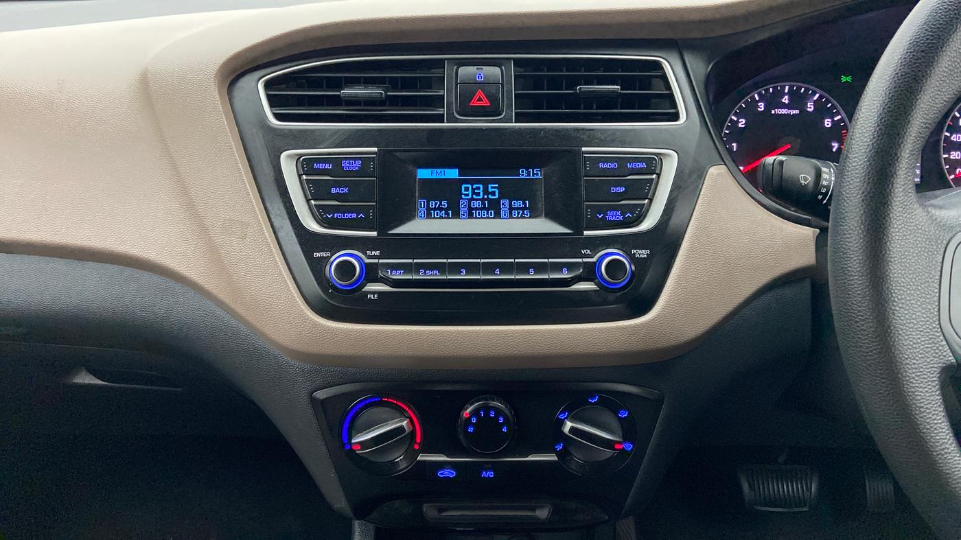 2018 Hyundai Elite i20 MAGNA EXECUTIVE CVT, Petrol, Automatic, 28,677 km, Air Conditioner