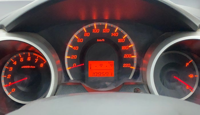2012 Honda Jazz 1.2 L I-VTEC SELECT, Petrol, Manual, 1,09,591 km, Odometer Image