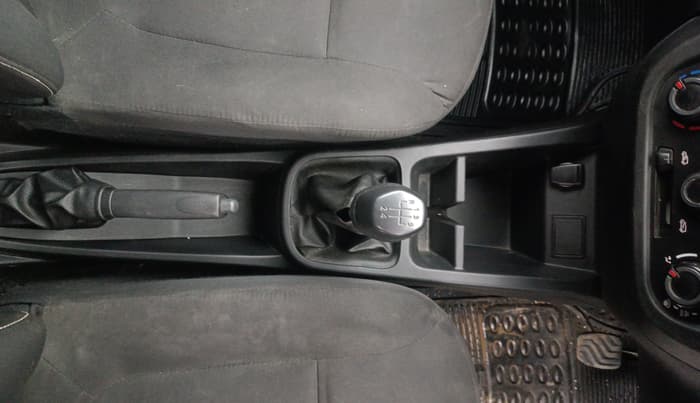 2022 Renault Kwid RXL 1.0 (O), Petrol, Manual, 33,749 km, Gear Lever