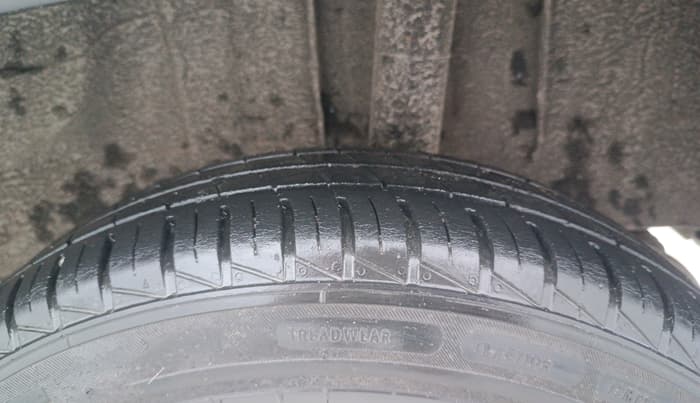 2022 Renault Kwid RXL 1.0 (O), Petrol, Manual, 33,749 km, Left Rear Tyre Tread