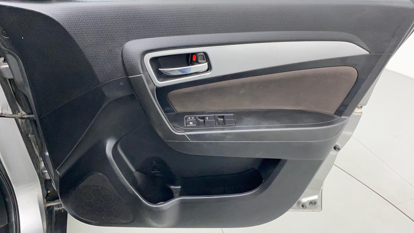 2020 Toyota URBAN CRUISER PREMIUM MT, Petrol, Manual, 44,492 km, Driver Side Door Panels Control