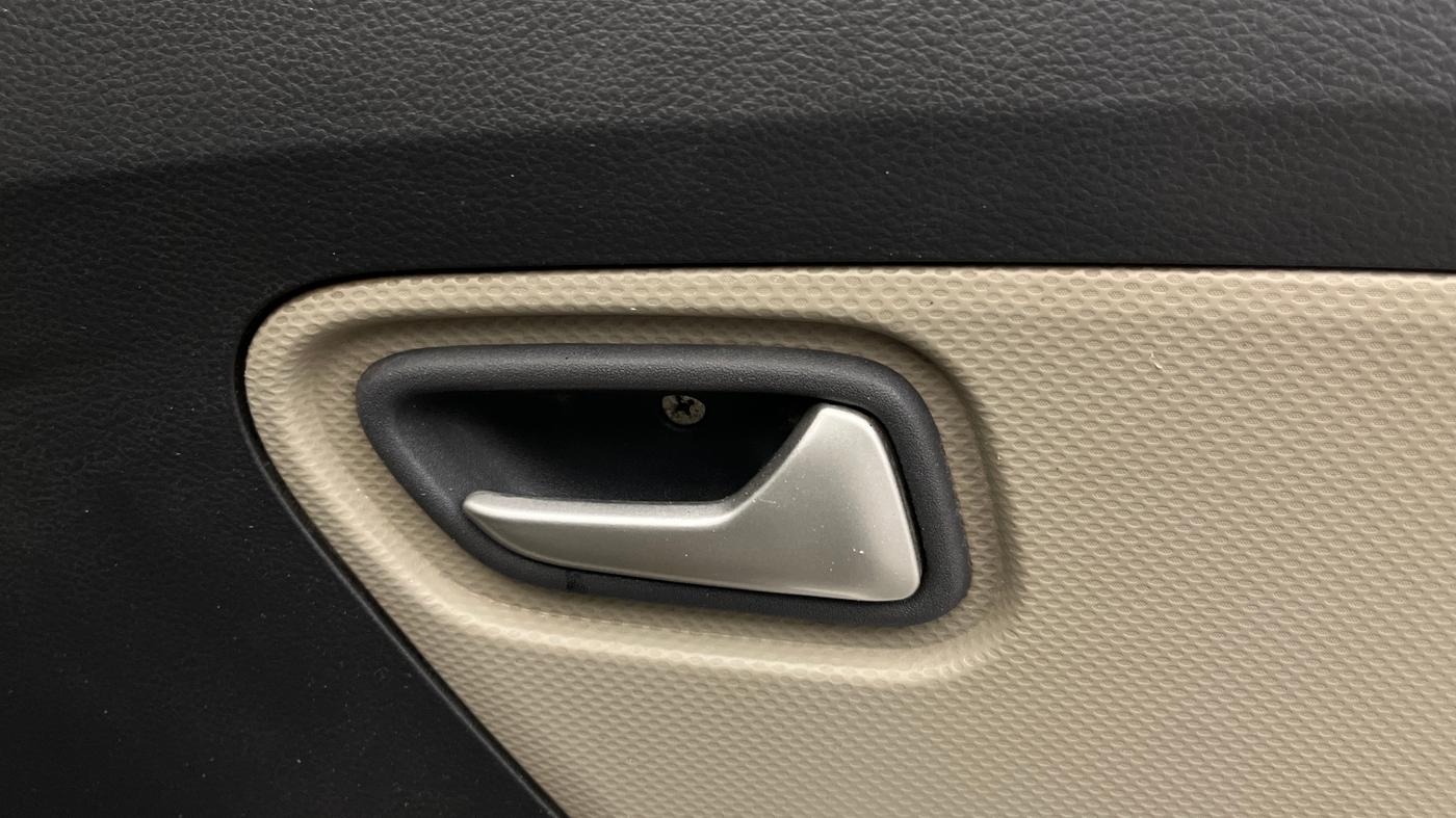 2016 Maruti Alto K10 VXI, Petrol, Manual, 65,753 km, Driver Side Door Panels Control