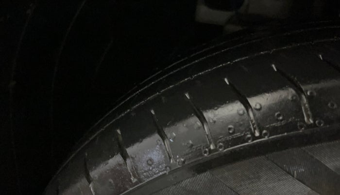 2022 Hyundai VENUE S 1.2, CNG, Manual, 62,398 km, Left Front Tyre Tread