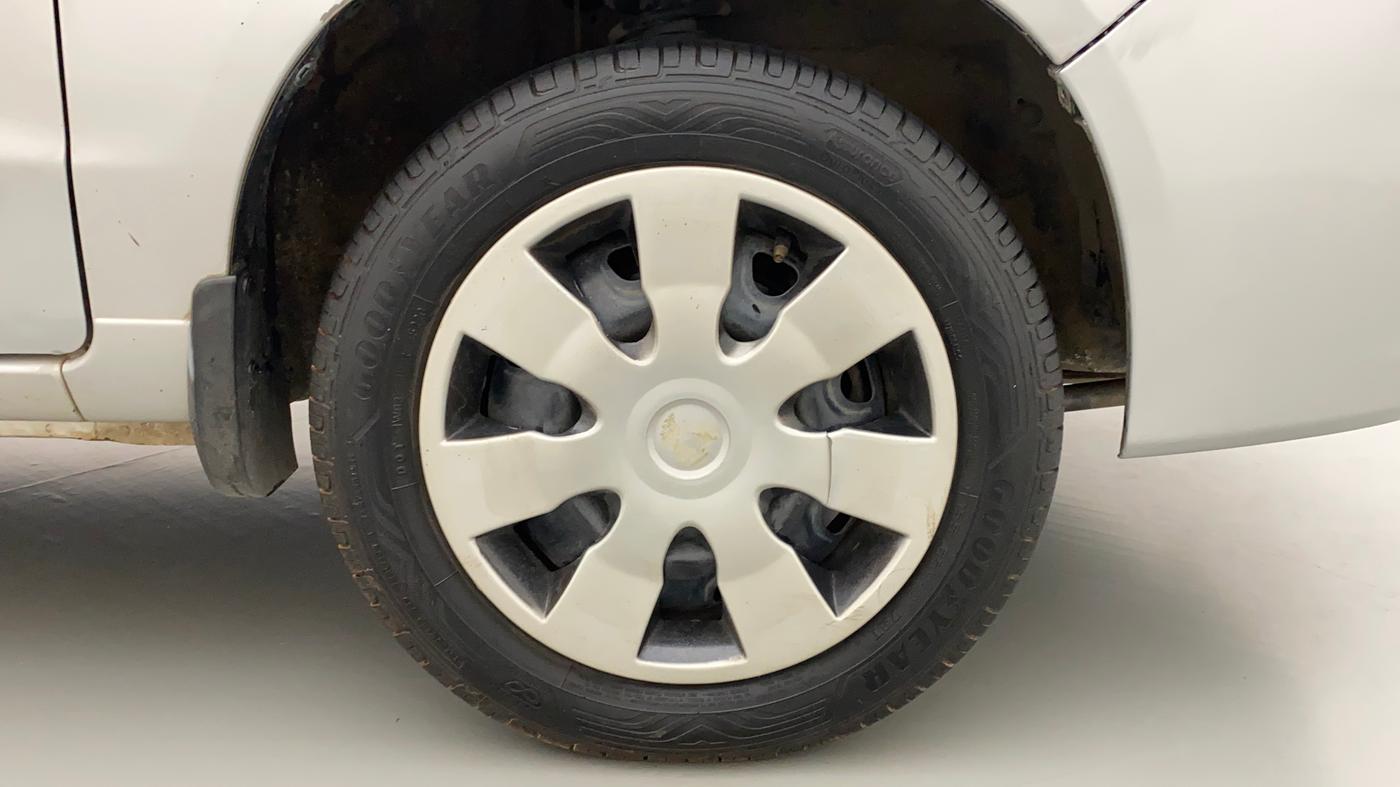 2011 Maruti Alto K10 VXI, Petrol, Manual, 66,971 km, Right Front Wheel