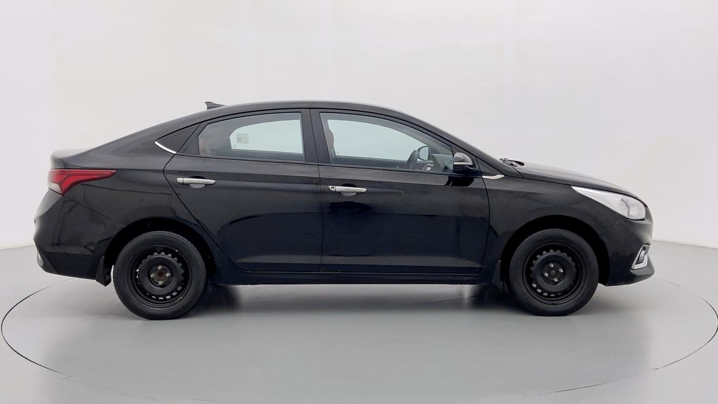 2018 Hyundai Verna 1.4 VTVT E, Petrol, Manual, 31,877 km, Right Side View