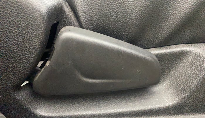 2017 Renault Kwid RXL, Petrol, Manual, 42,227 km, Driver Side Adjustment Panel