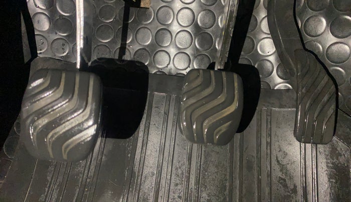 2017 Renault Kwid RXL, Petrol, Manual, 42,227 km, Pedals