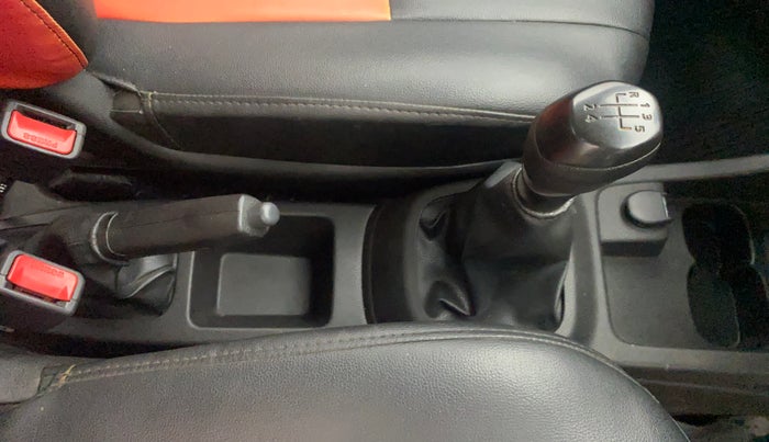 2017 Renault Kwid RXL, Petrol, Manual, 42,227 km, Gear Lever