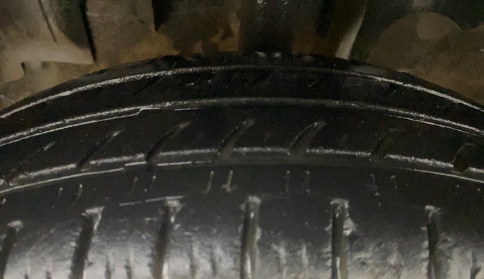 2017 Renault Kwid RXL, Petrol, Manual, 42,227 km, Left Front Tyre Tread